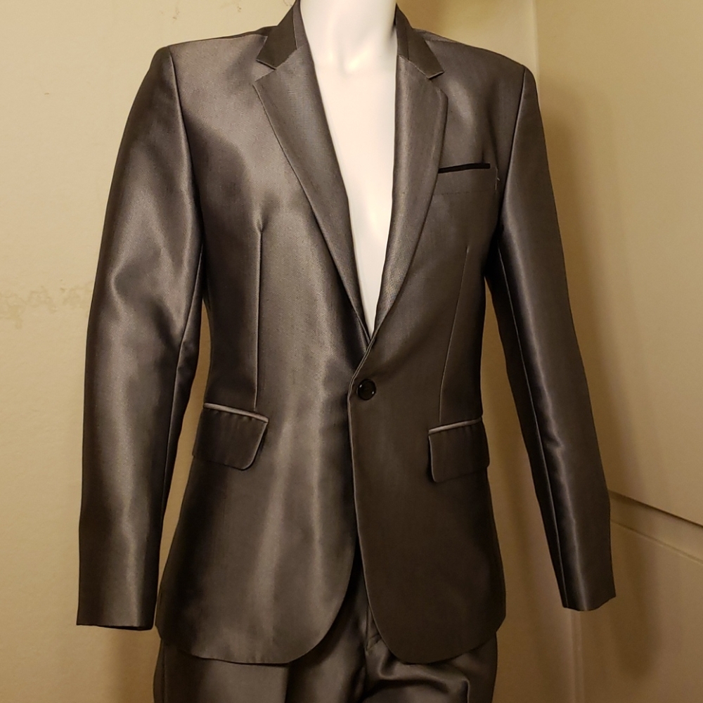 Shiny silver suit
